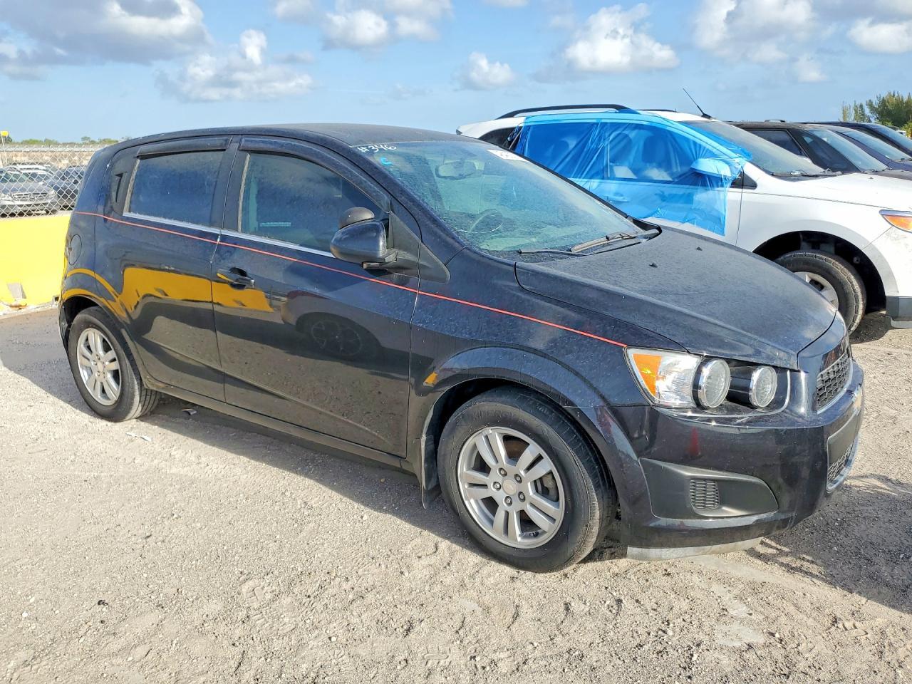 2015 Chevrolet Sonic Lt - Фото 4