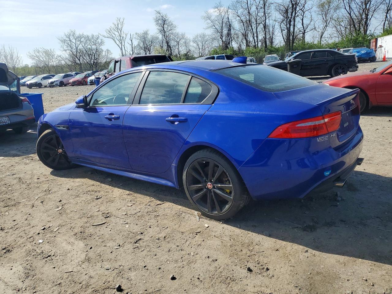 2017 Jaguar Xe R - Sport - Фото 2