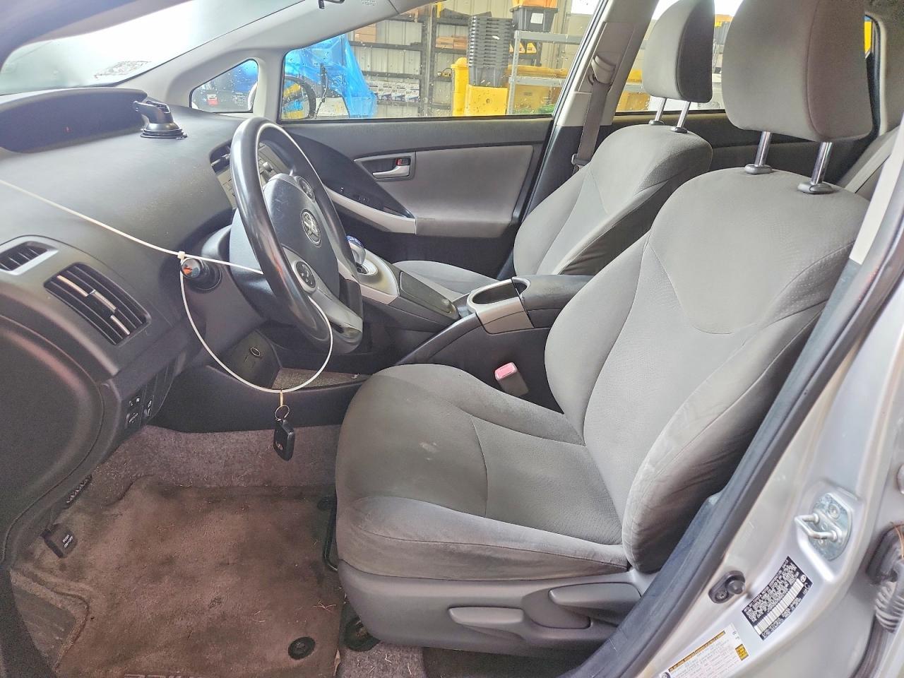 2013 Toyota Prius Two - Фото 7