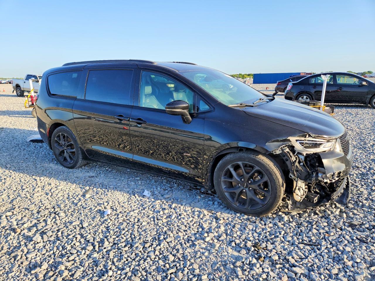 2022 Chrysler Pacifica Touring L - Image 4
