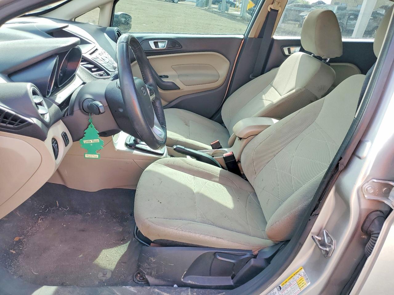 2015 Ford Fiesta Se - Image 7