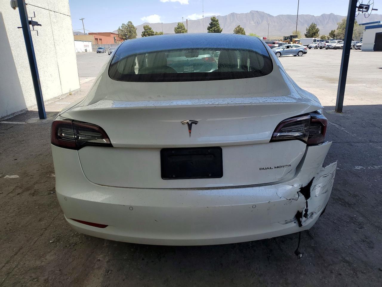 2022 Tesla Model 3 - Фото 6