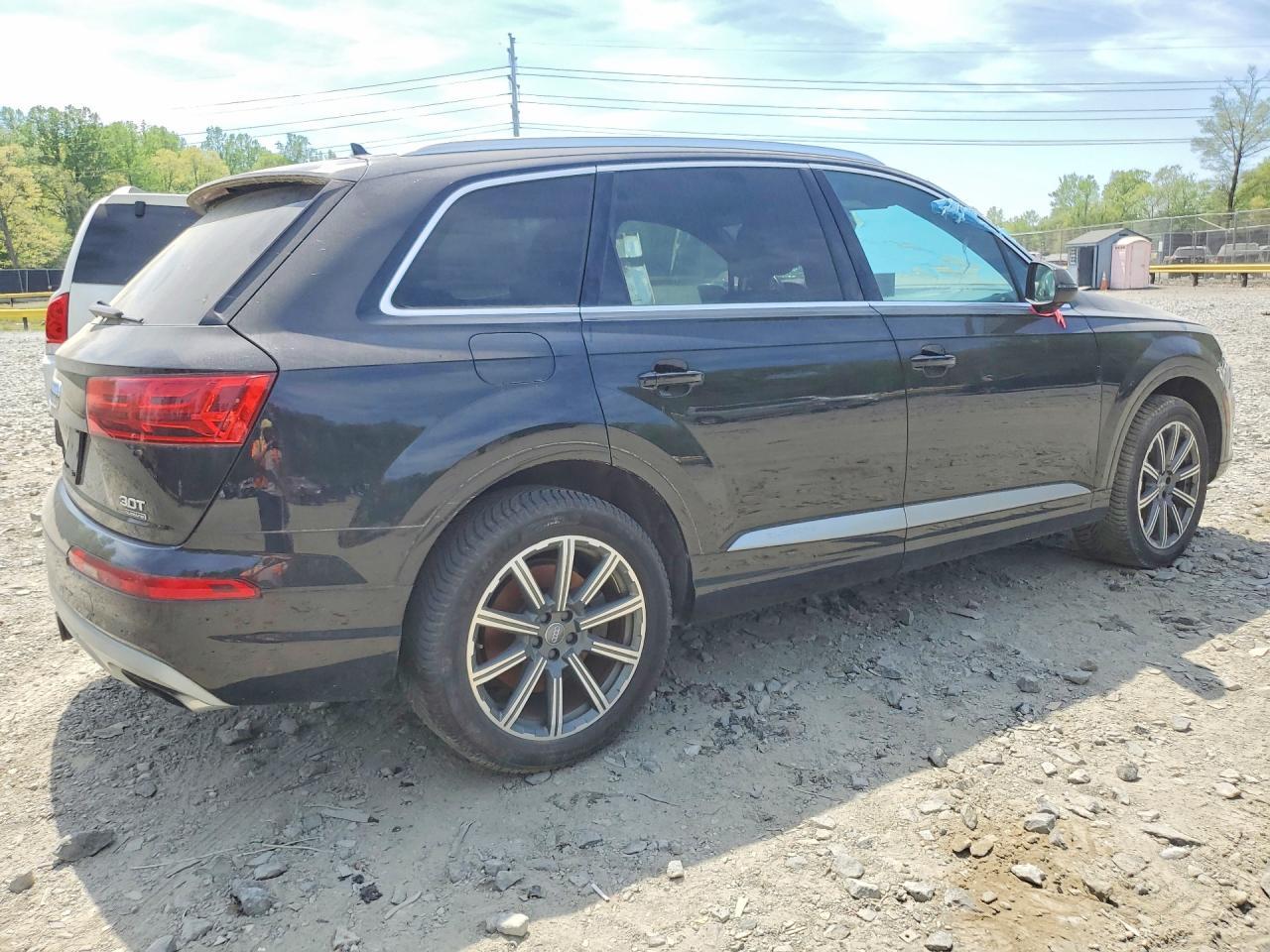 2017 Audi Q7 Premium Plus - Image 3