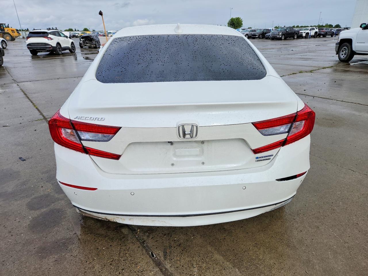2018 Honda Accord Touring Hybrid - Image 6
