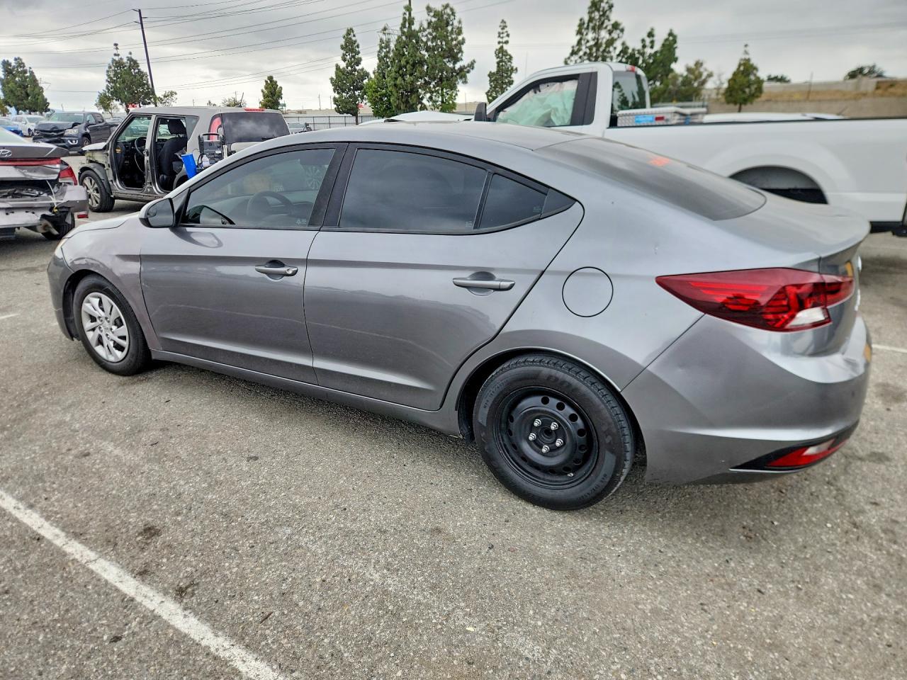 2019 Hyundai Elantra Se - Фото 2