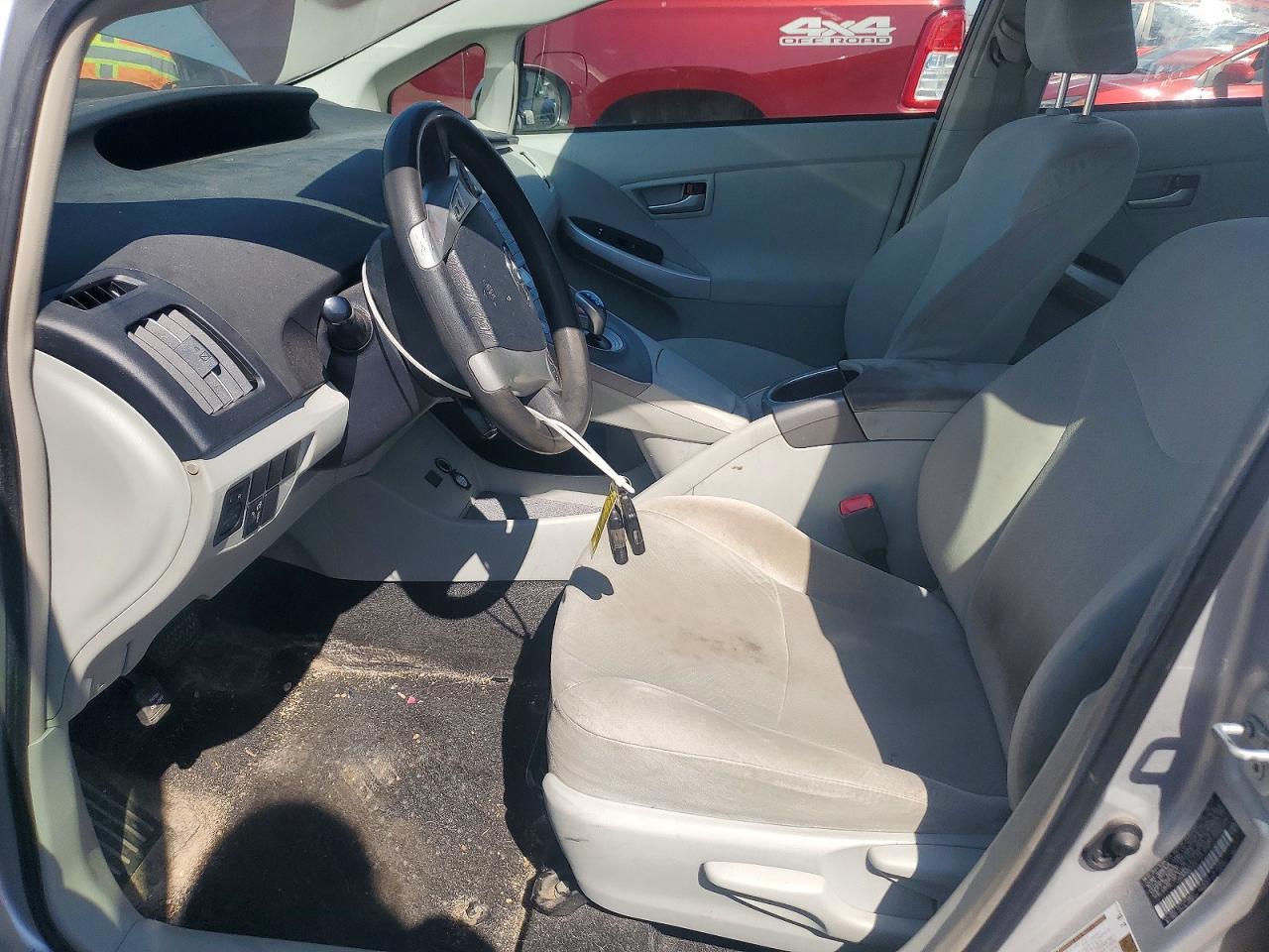 2013 Toyota Prius Two - Image 7
