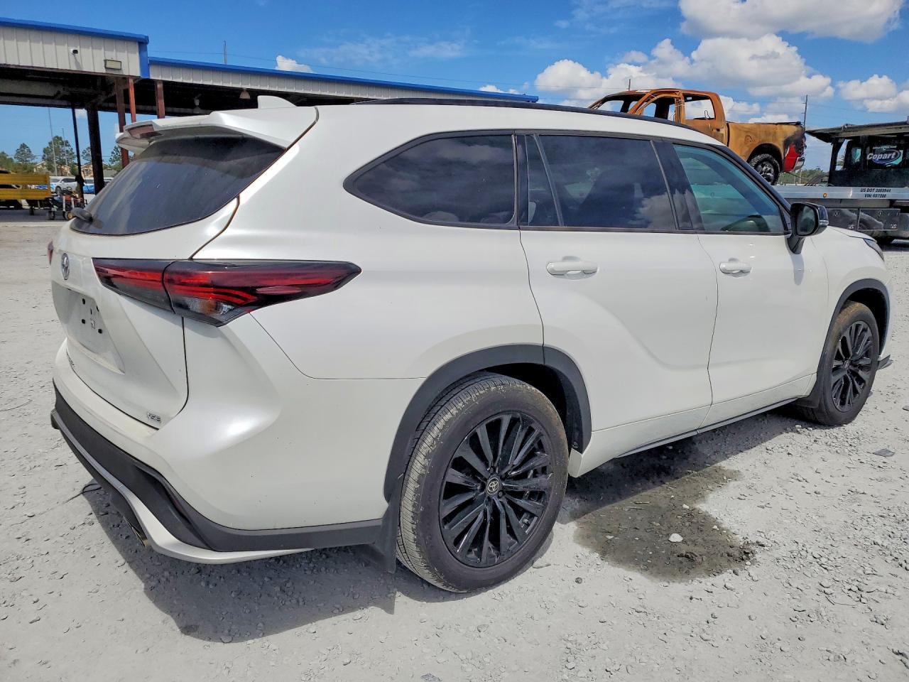 2024 Toyota Highlander Xse - Фото 3