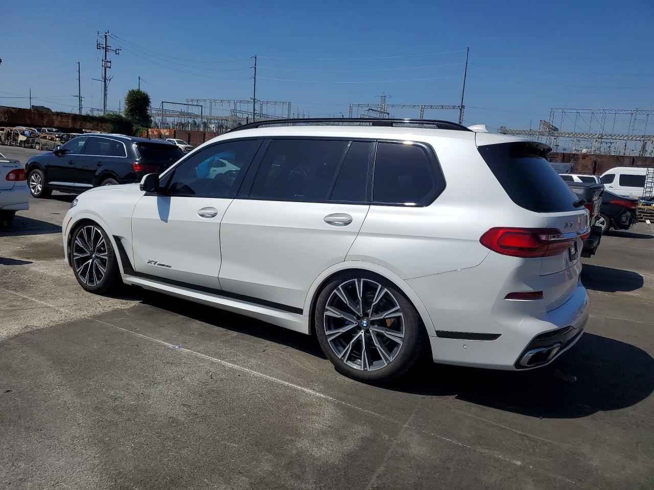 2019 BMW X7 xDrive50I - Фото 2