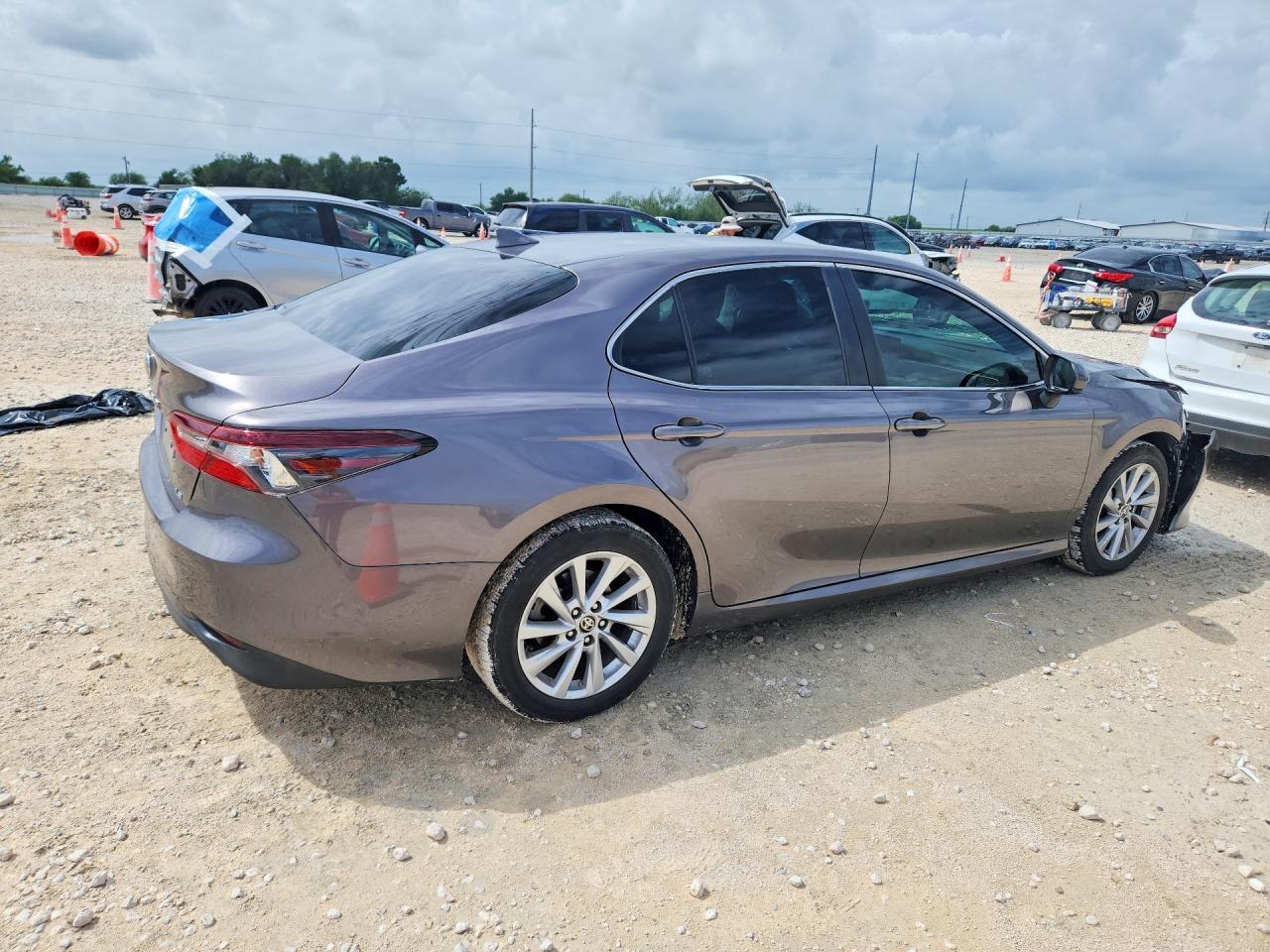 2021 Toyota Camry Le - Image 3