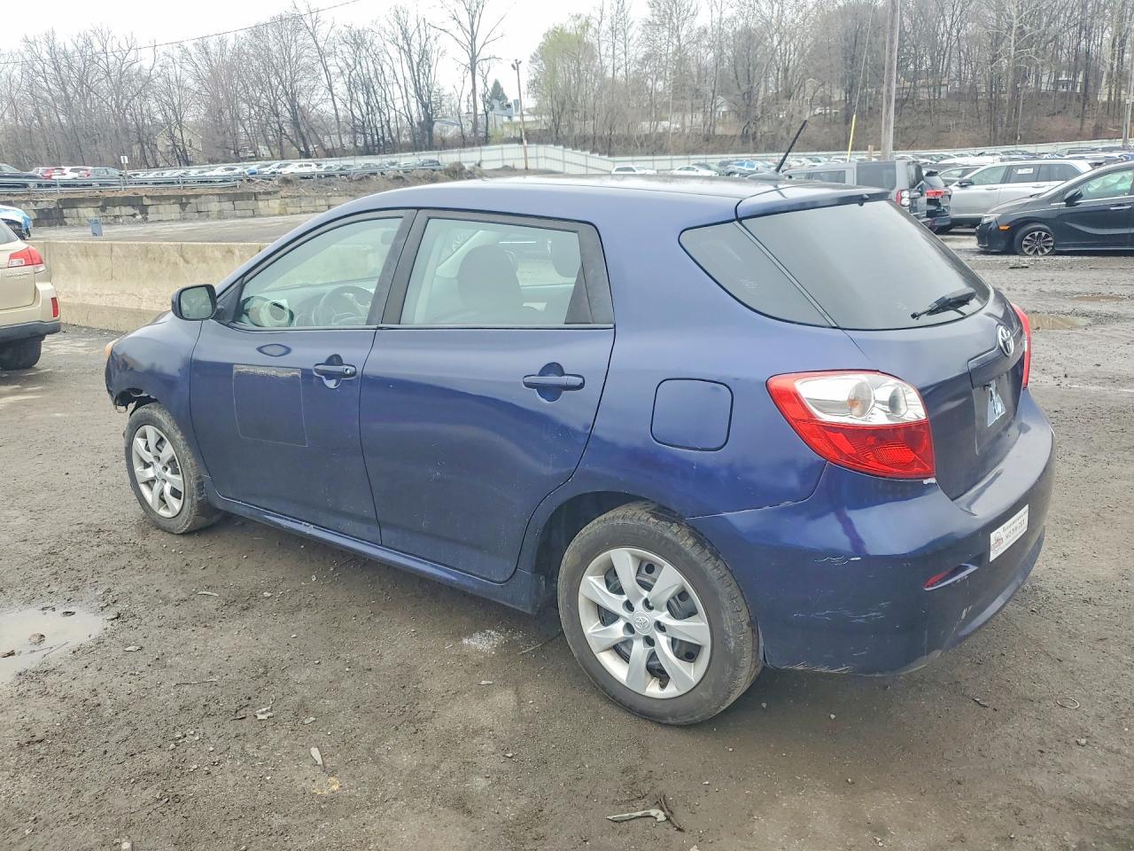2011 Toyota Matrix Base - Фото 2