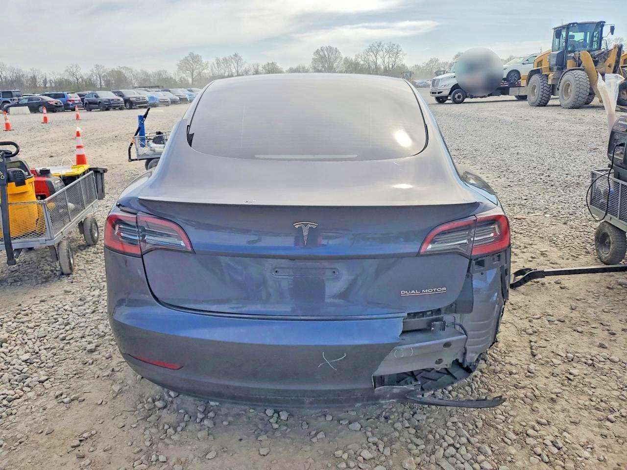 2023 Tesla Model 3 - Фото 6