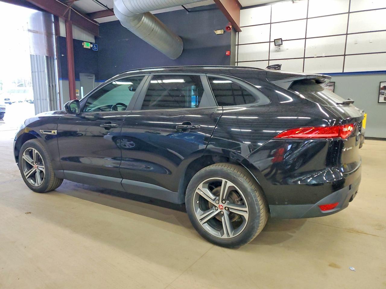 2017 Jaguar F-Pace Premium - Image 2
