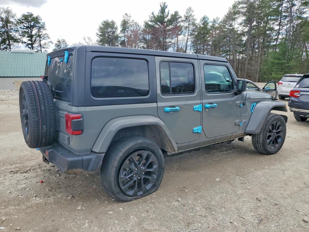 2023 Jeep Wrangler Sahara 4Xe - Фото 3