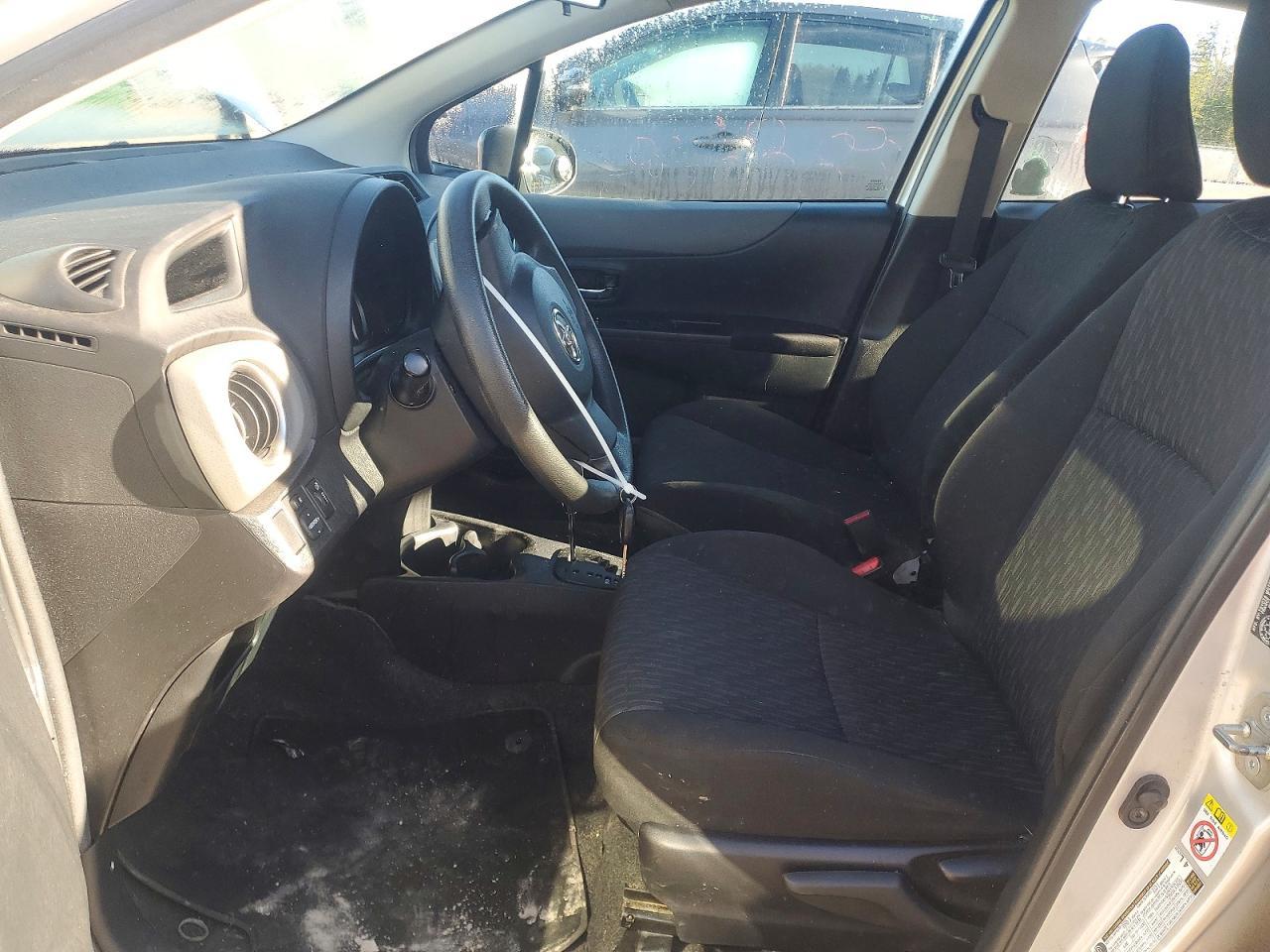 2014 Toyota Yaris 5-Door L - Image 7