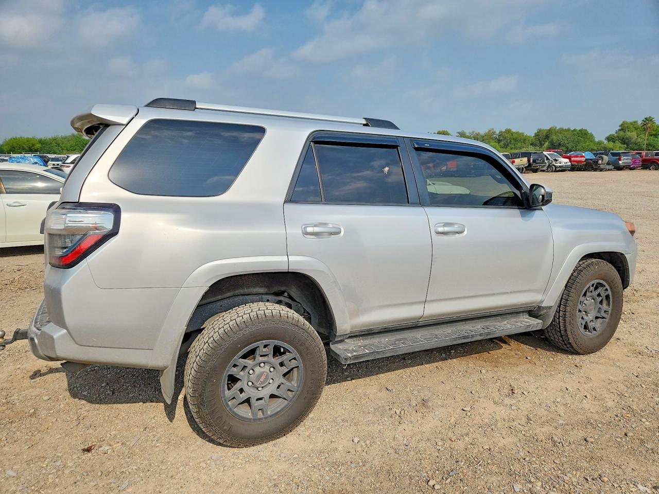2016 Toyota 4Runner Trail - Image 3