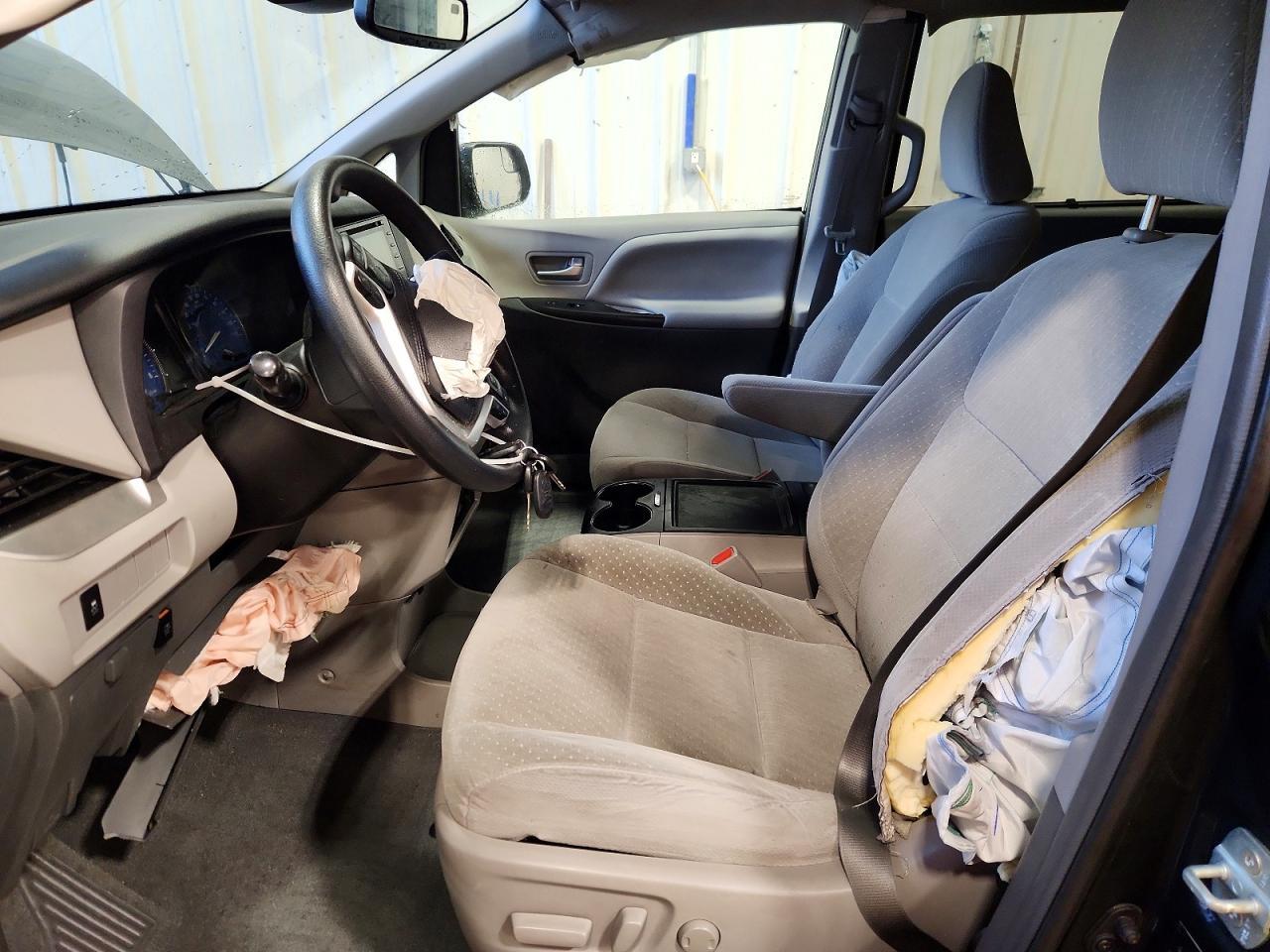2019 Toyota Sienna Le 7-Passenger - Фото 7