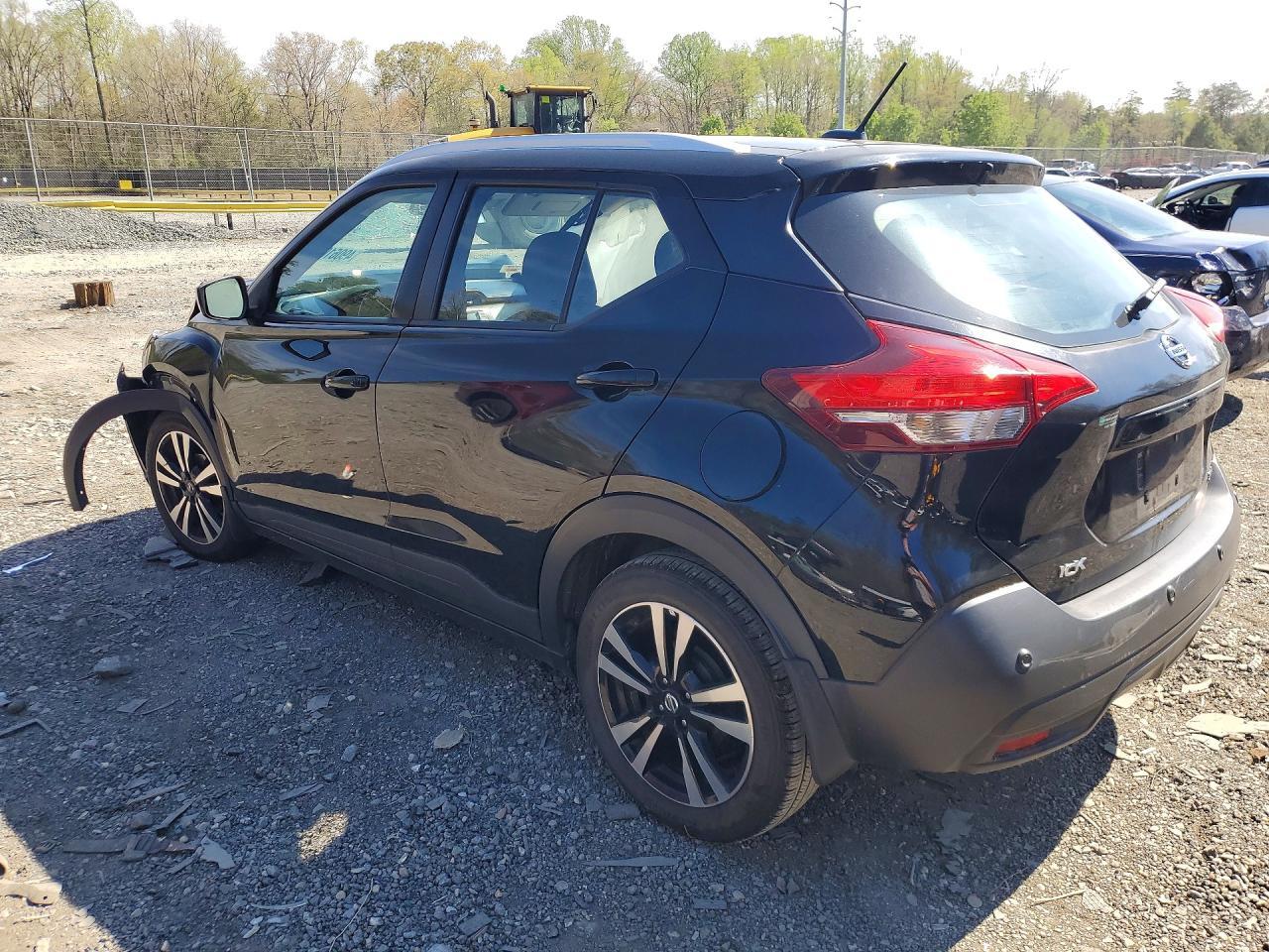 2020 Nissan Kicks Sv - Image 2