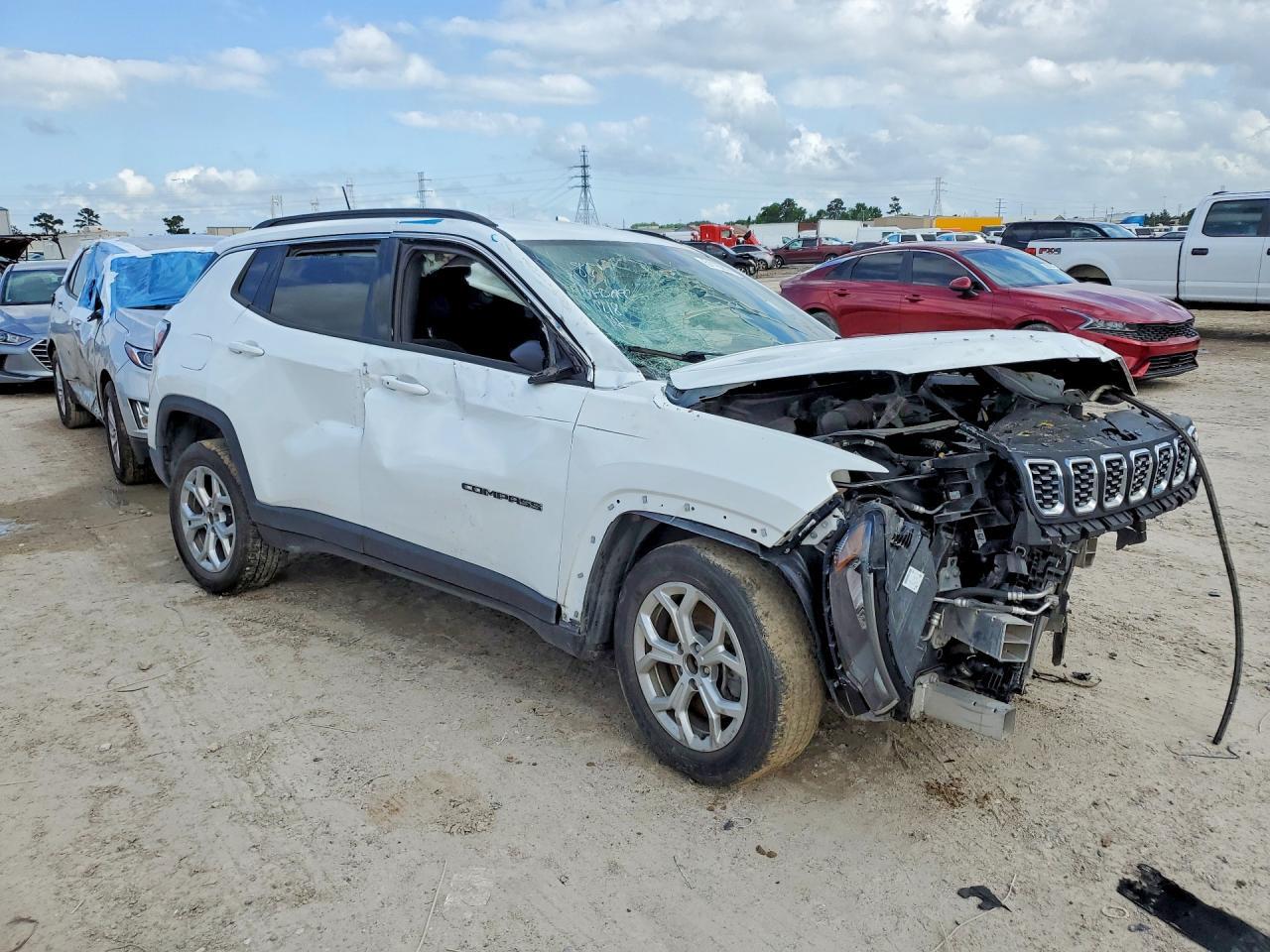 2024 Jeep Compass Latitude - Фото 4