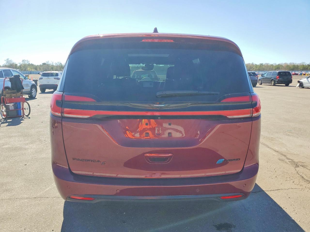 2021 Chrysler Pacifica Hybrid Limited - Image 6