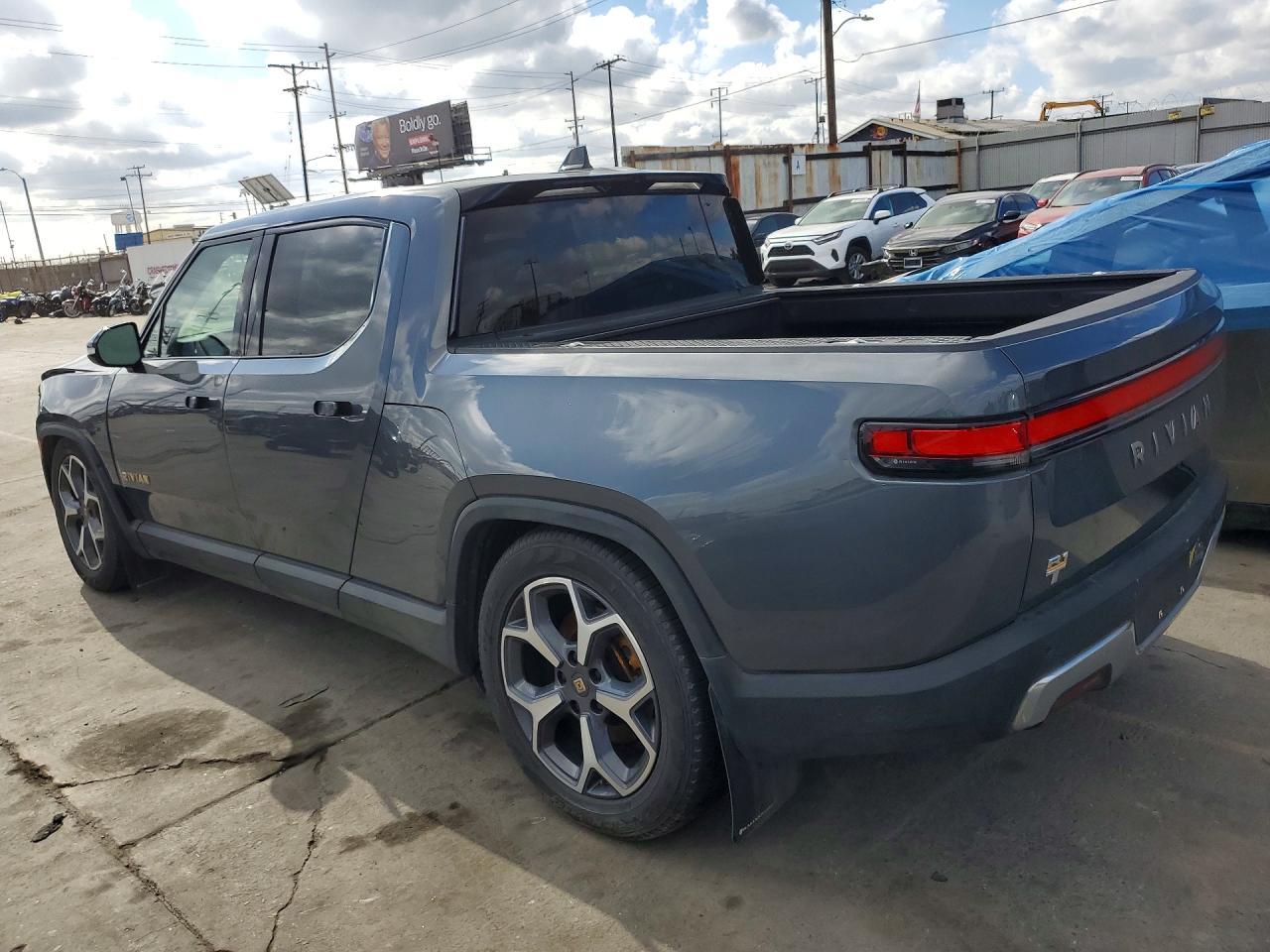 2022 Rivian R1T Adventure - Фото 2