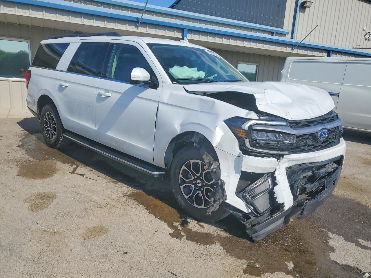 2023 Ford Expedition Max Xlt - Image 4