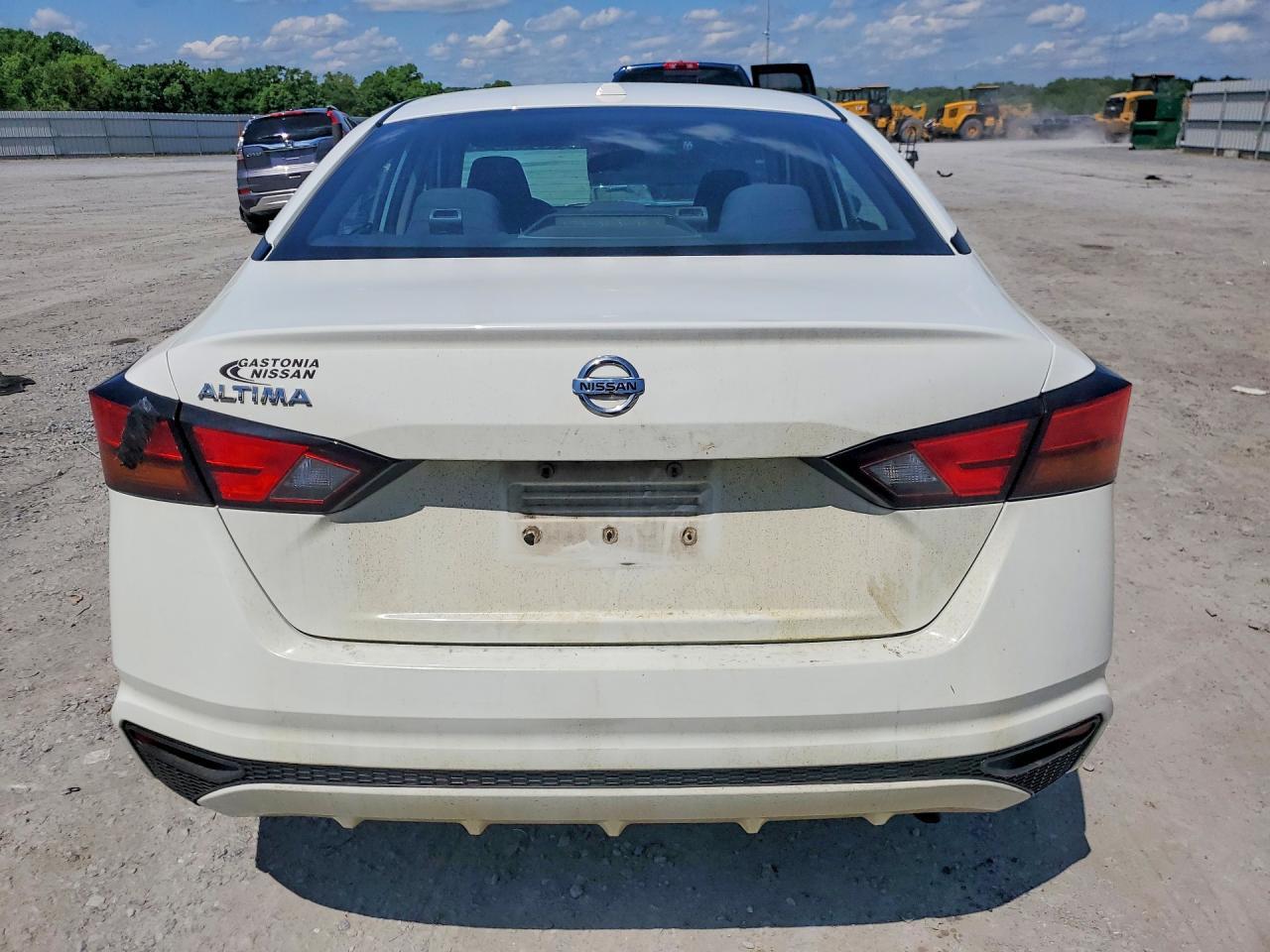 2020 Nissan Altima S - Image 6