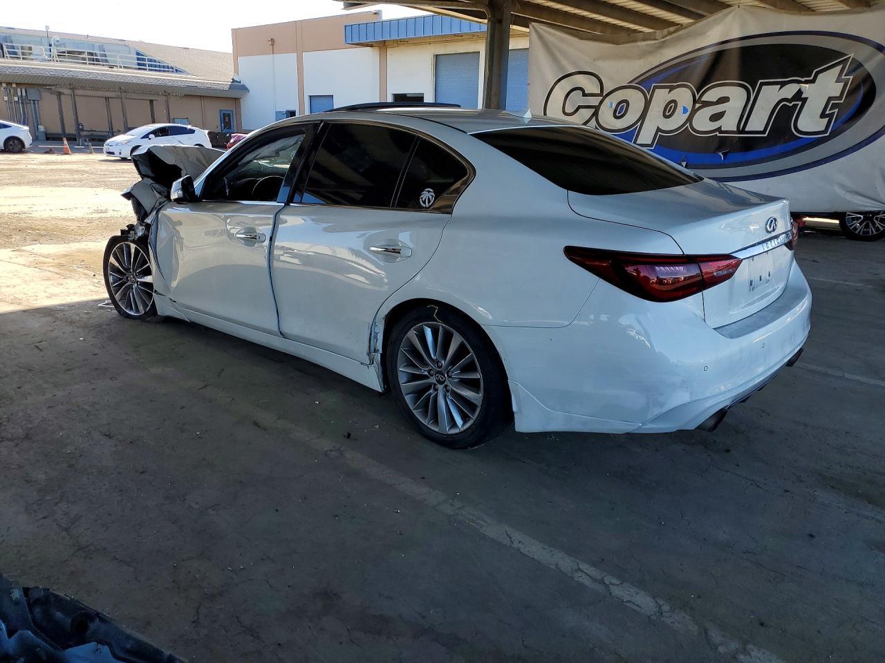 2021 Infiniti Q50 Luxe - Фото 2