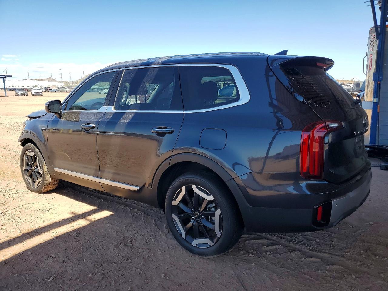 2025 Kia Telluride S - Image 2
