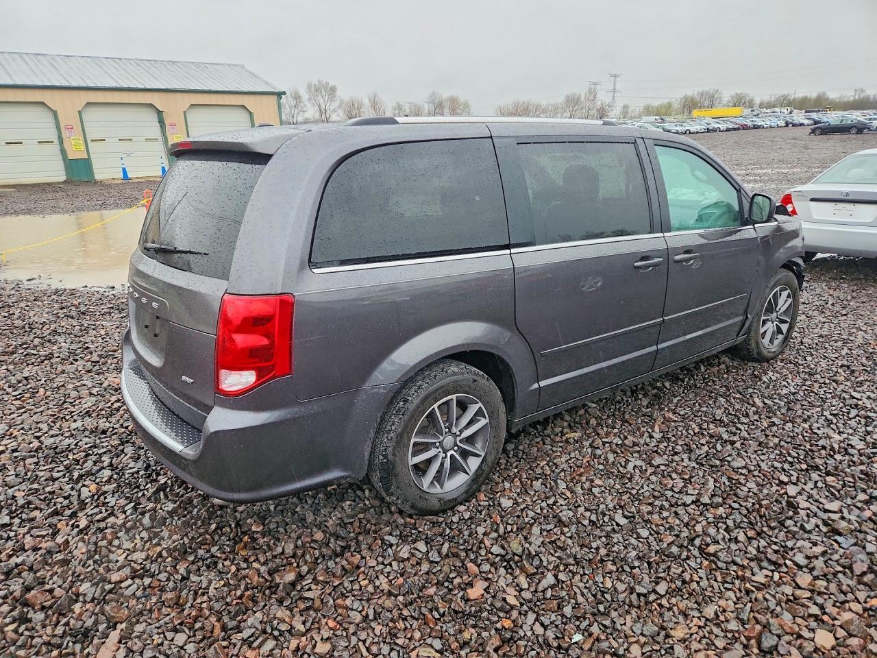 2017 Dodge Grand Caravan Sxt - Фото 3