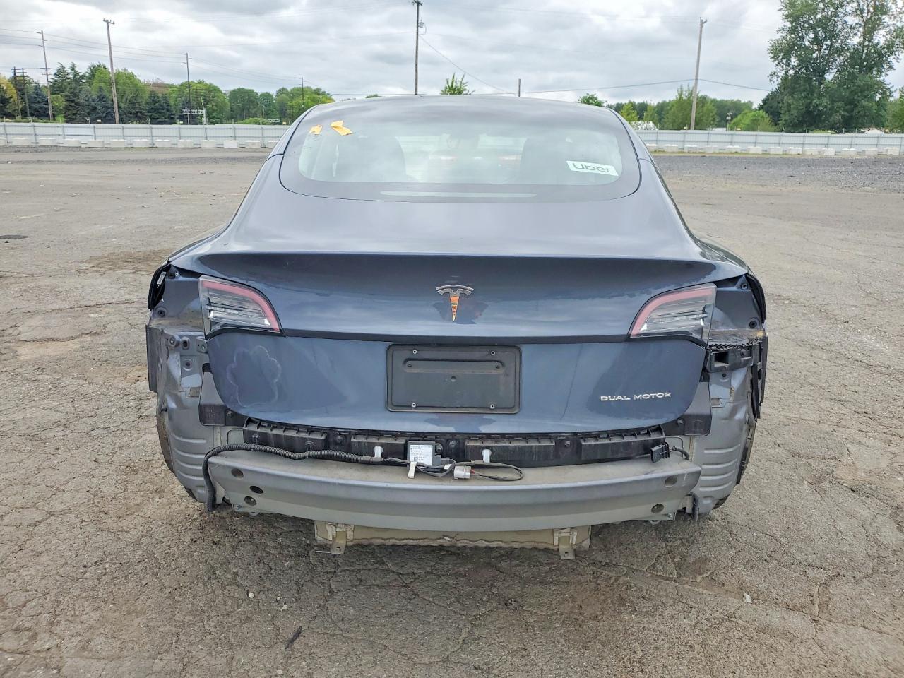 2022 Tesla Model 3 - Фото 6