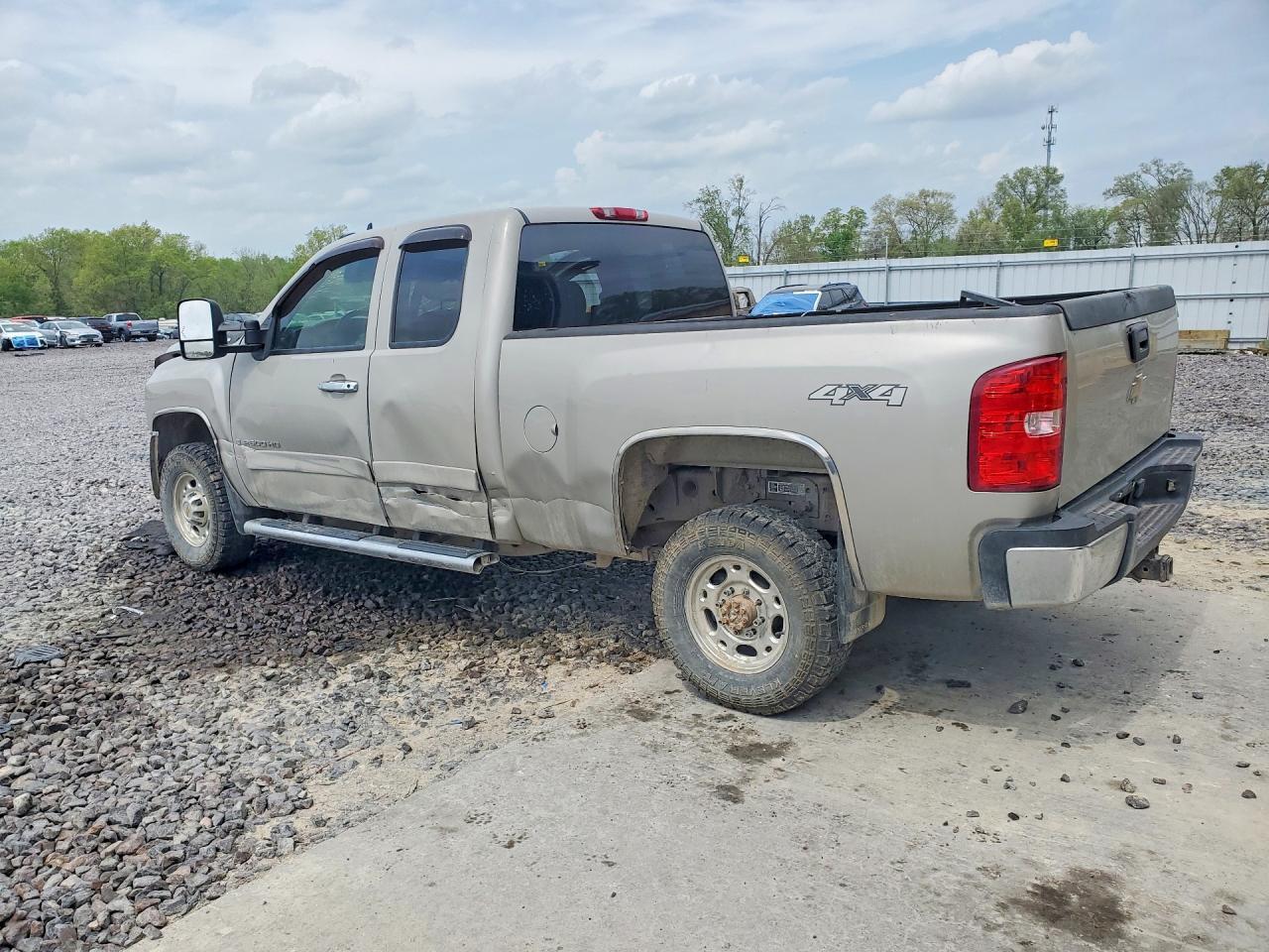 2007 Chevrolet Silverado K2500 Heavy Duty - Image 2