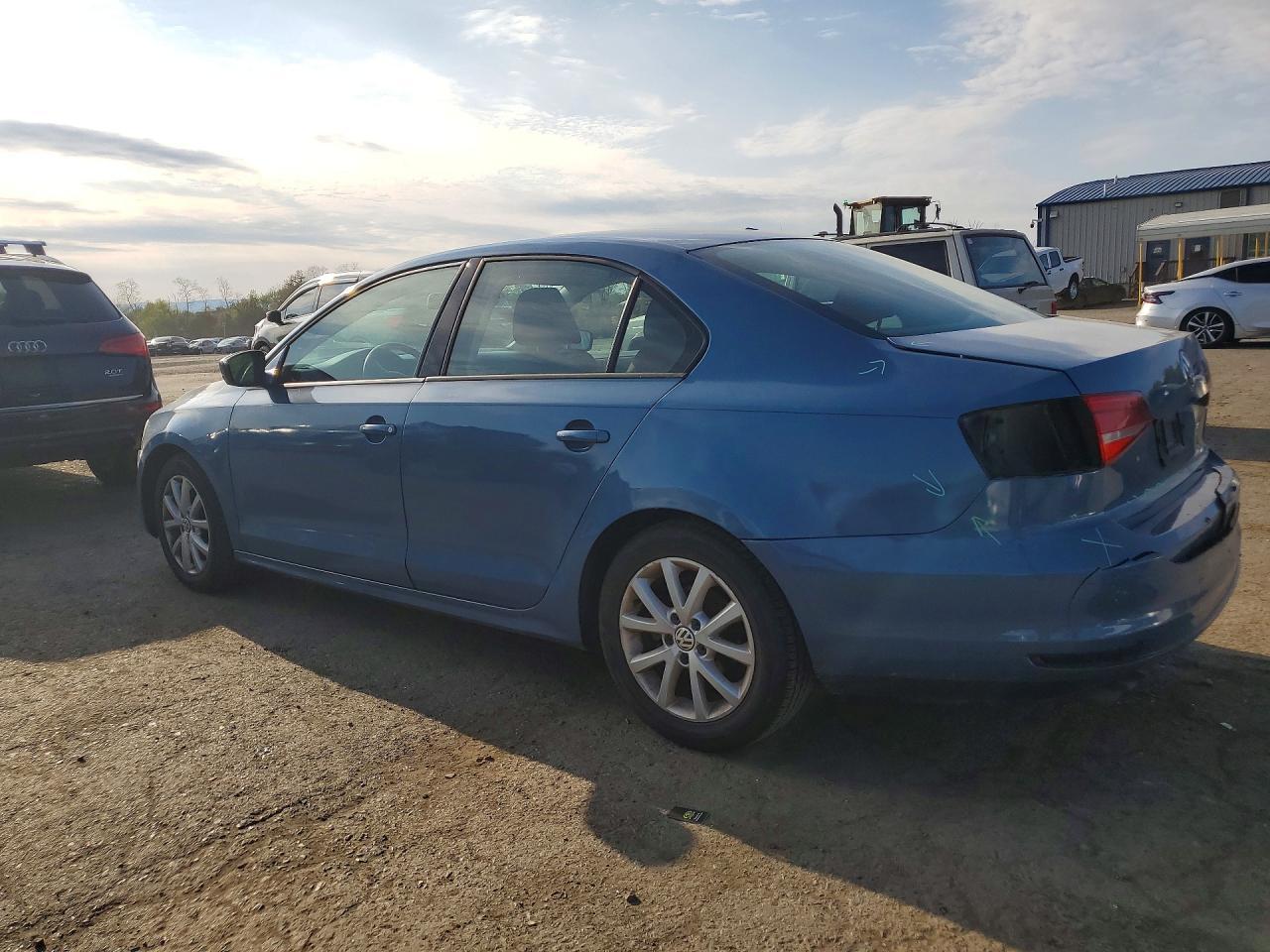 2015 Volkswagen Jetta Base - Фото 2