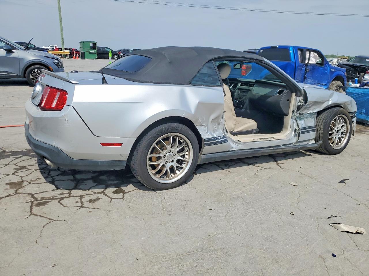 2011 Ford Mustang - Фото 3