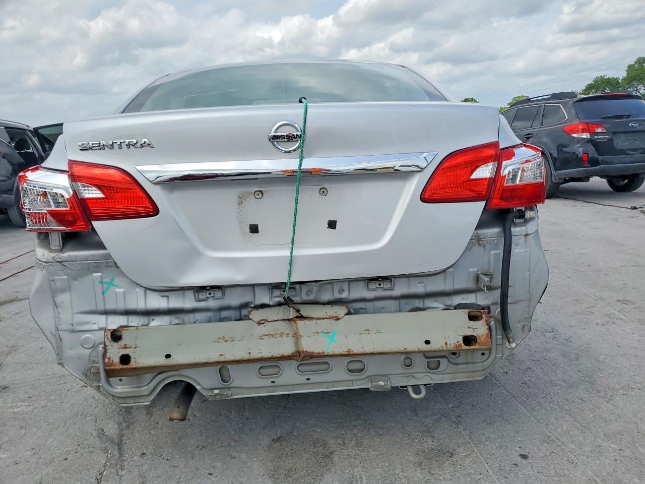 2017 Nissan Sentra S - Image 6