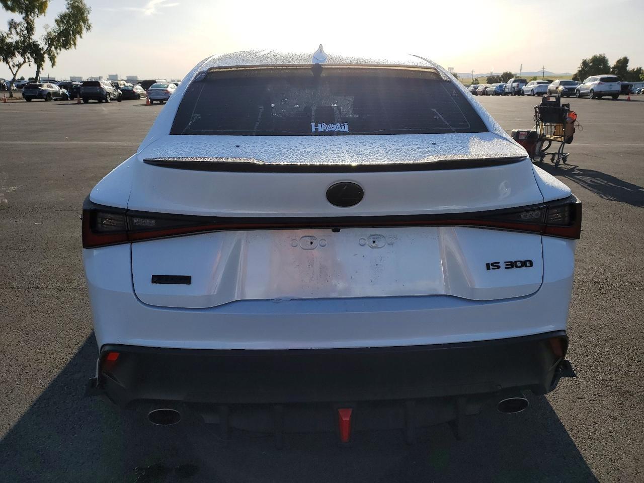 2023 Lexus Is 300 - Image 6