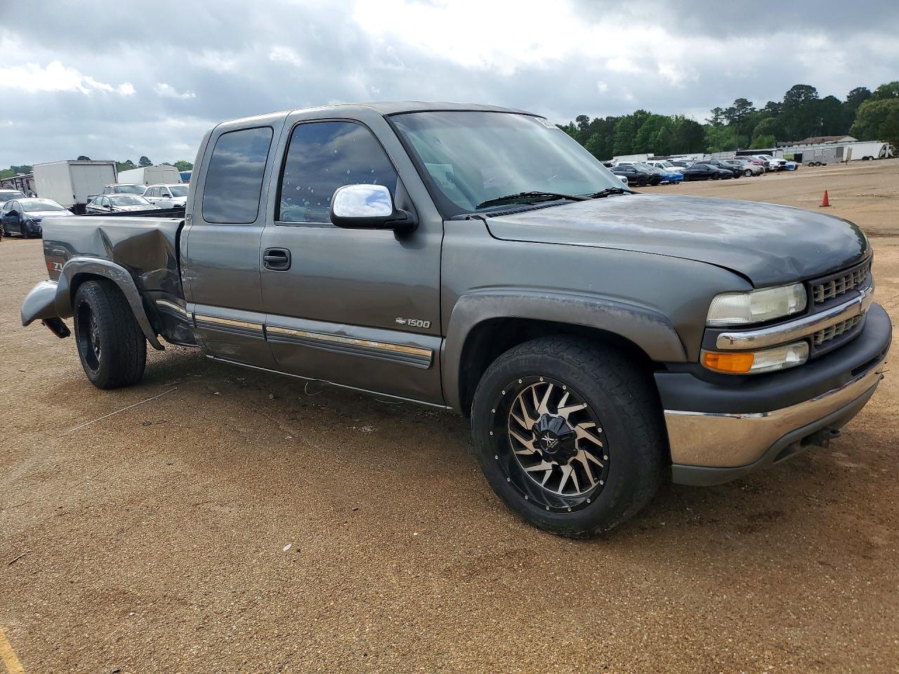 2000 Chevrolet Silverado C1500 - Image 4