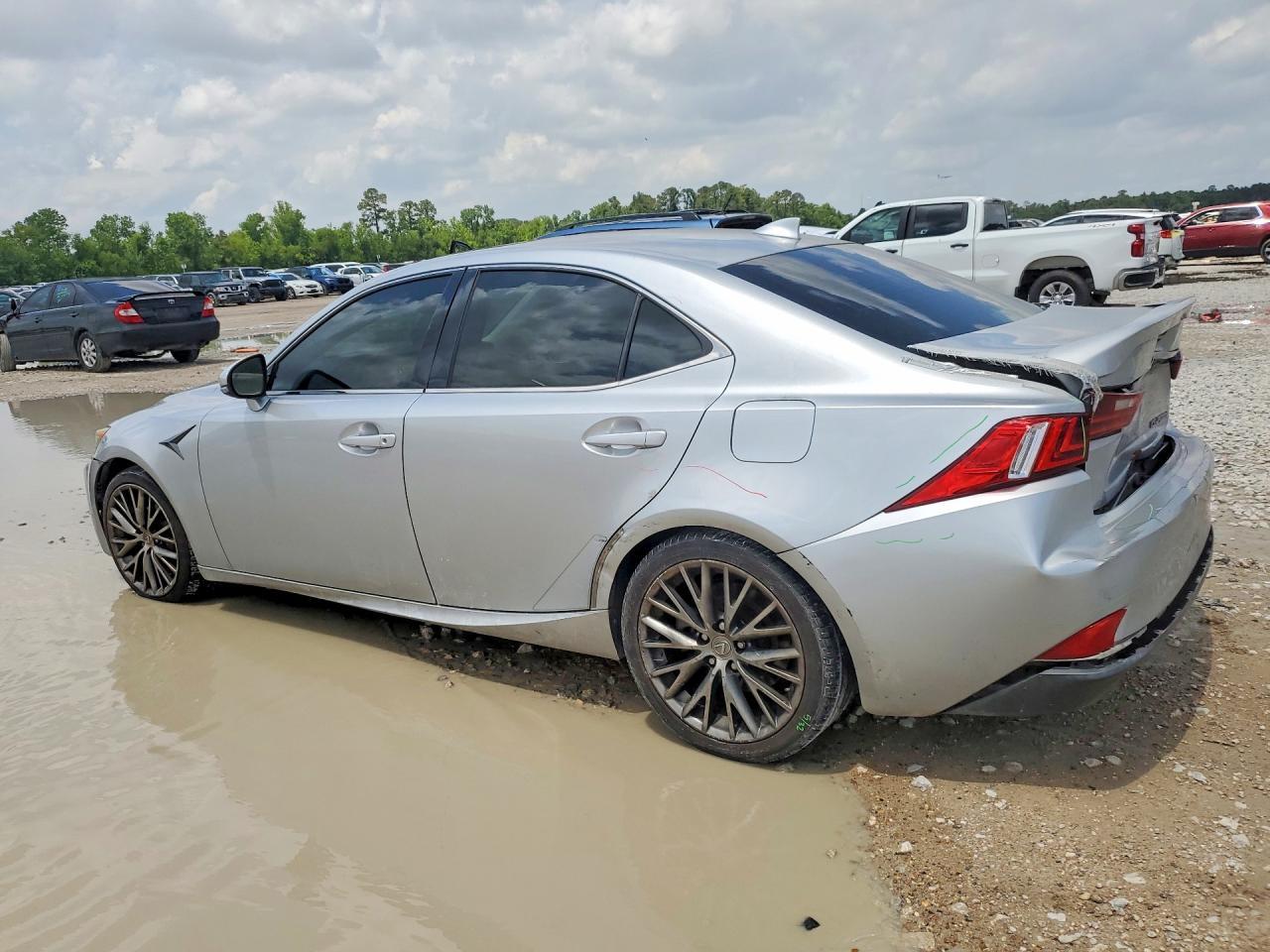 2016 Lexus Is 200T - Image 2