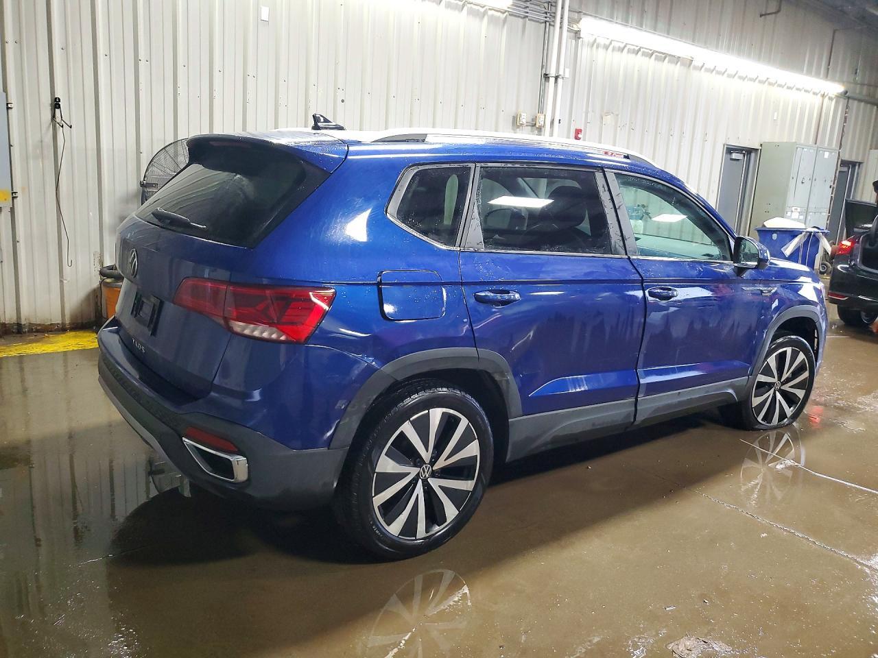 2022 Volkswagen Taos Se - Image 3
