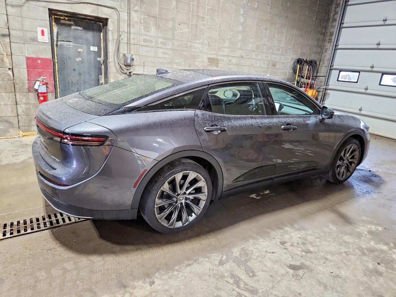 2024 Toyota Crown Limited - Image 3