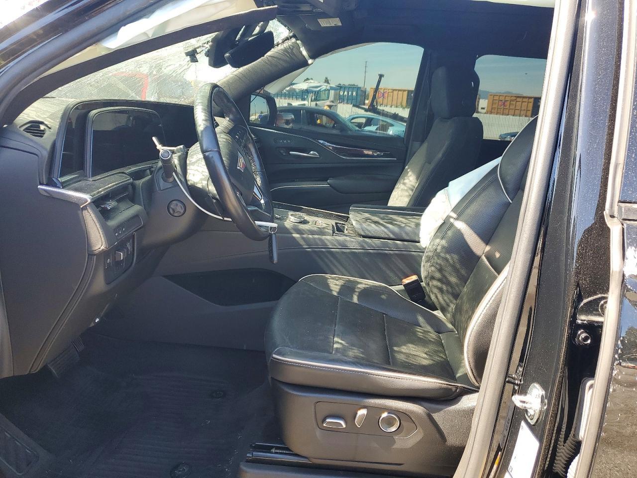 2023 Cadillac Escalade - Image 7