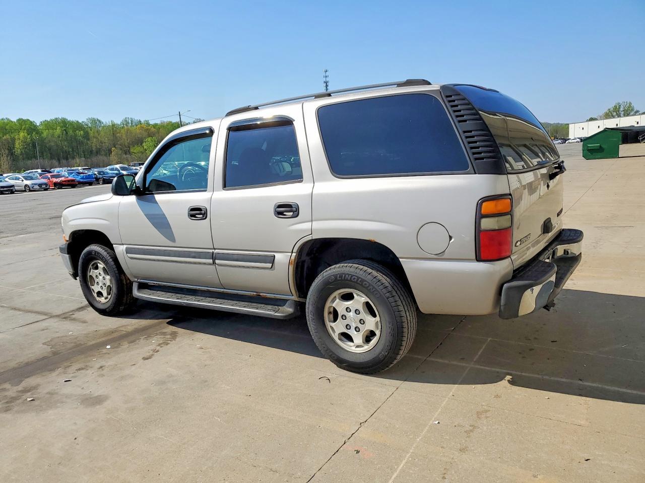 2004 Chevrolet Tahoe K1500 - Image 2