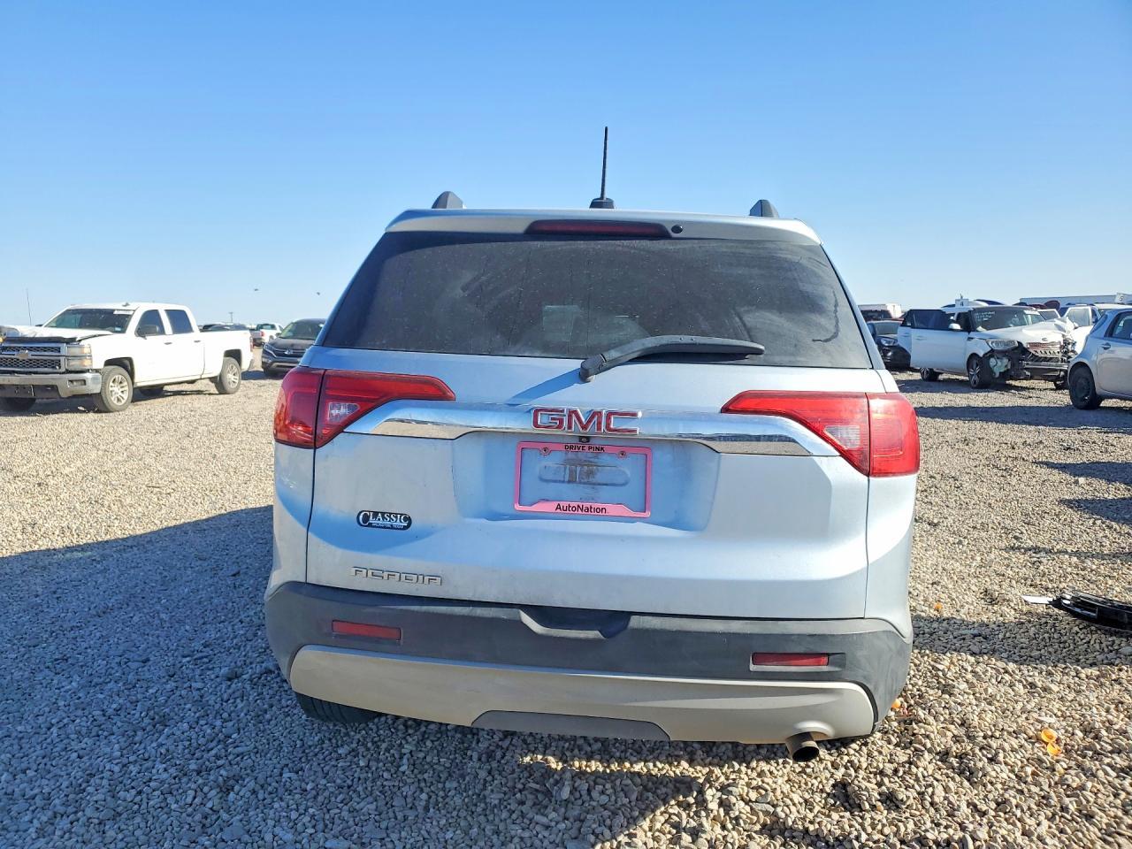 2017 GMC Acadia - Фото 6