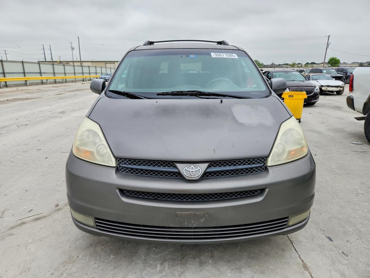 2005 Toyota Sienna Xle 7 Passenger - Image 5