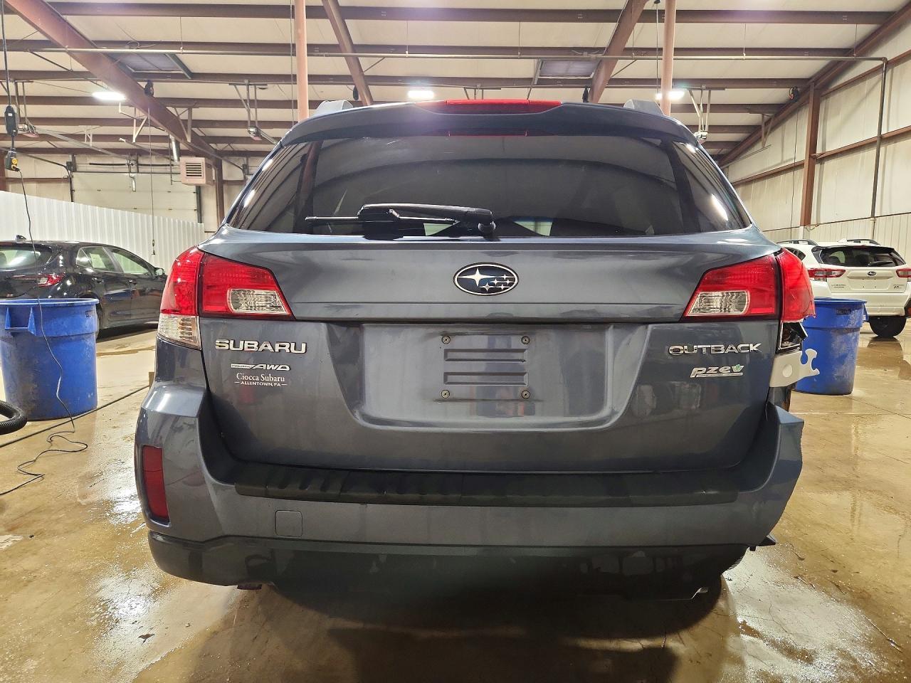 2013 Subaru Outback 2.5I Premium - Image 6