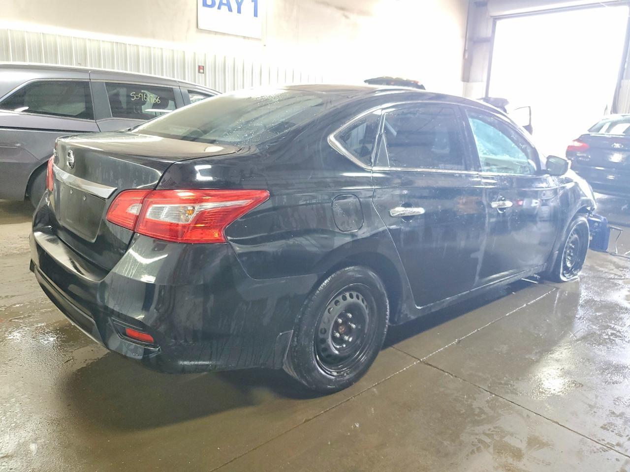 2018 Nissan Sentra S - Фото 3