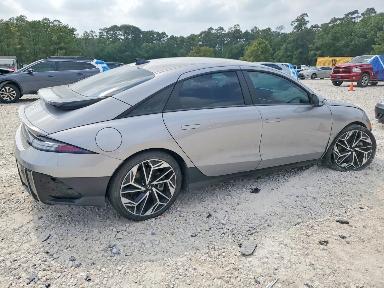 2024 Hyundai Ioniq 6 Sel - Image 3