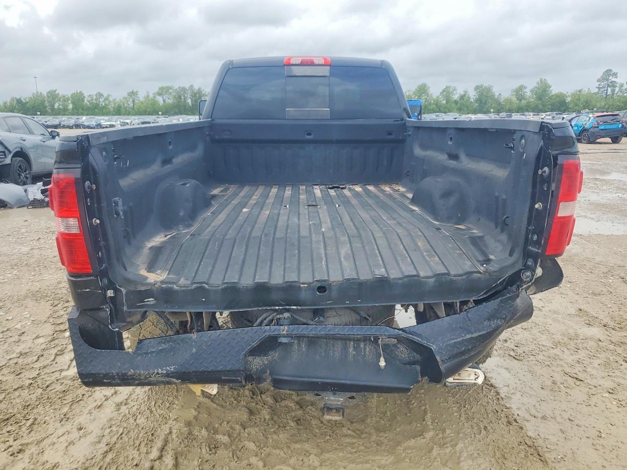 2015 GMC Sierra K3500 Denali - Image 6