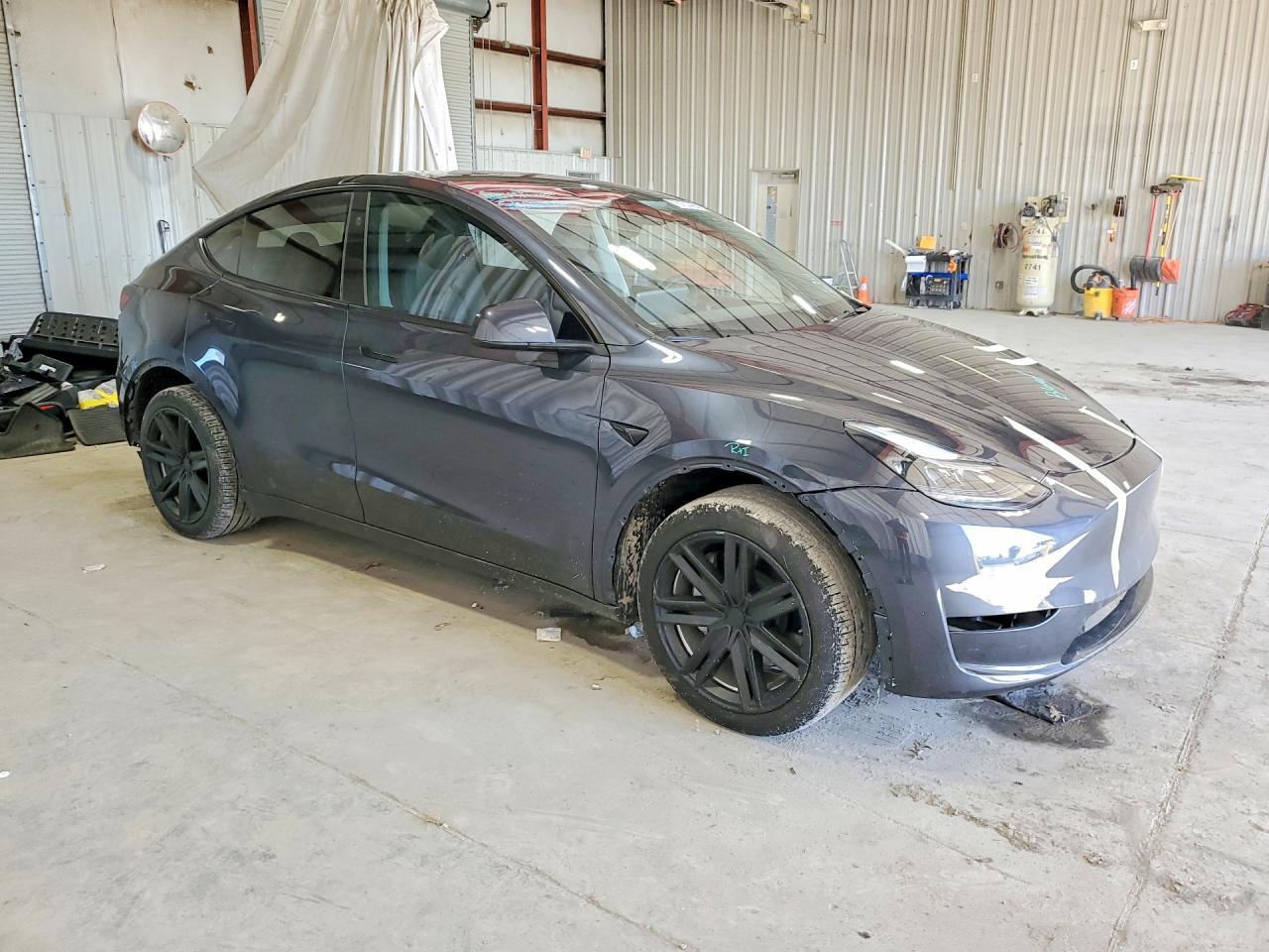 2024 Tesla Model Y - Фото 4