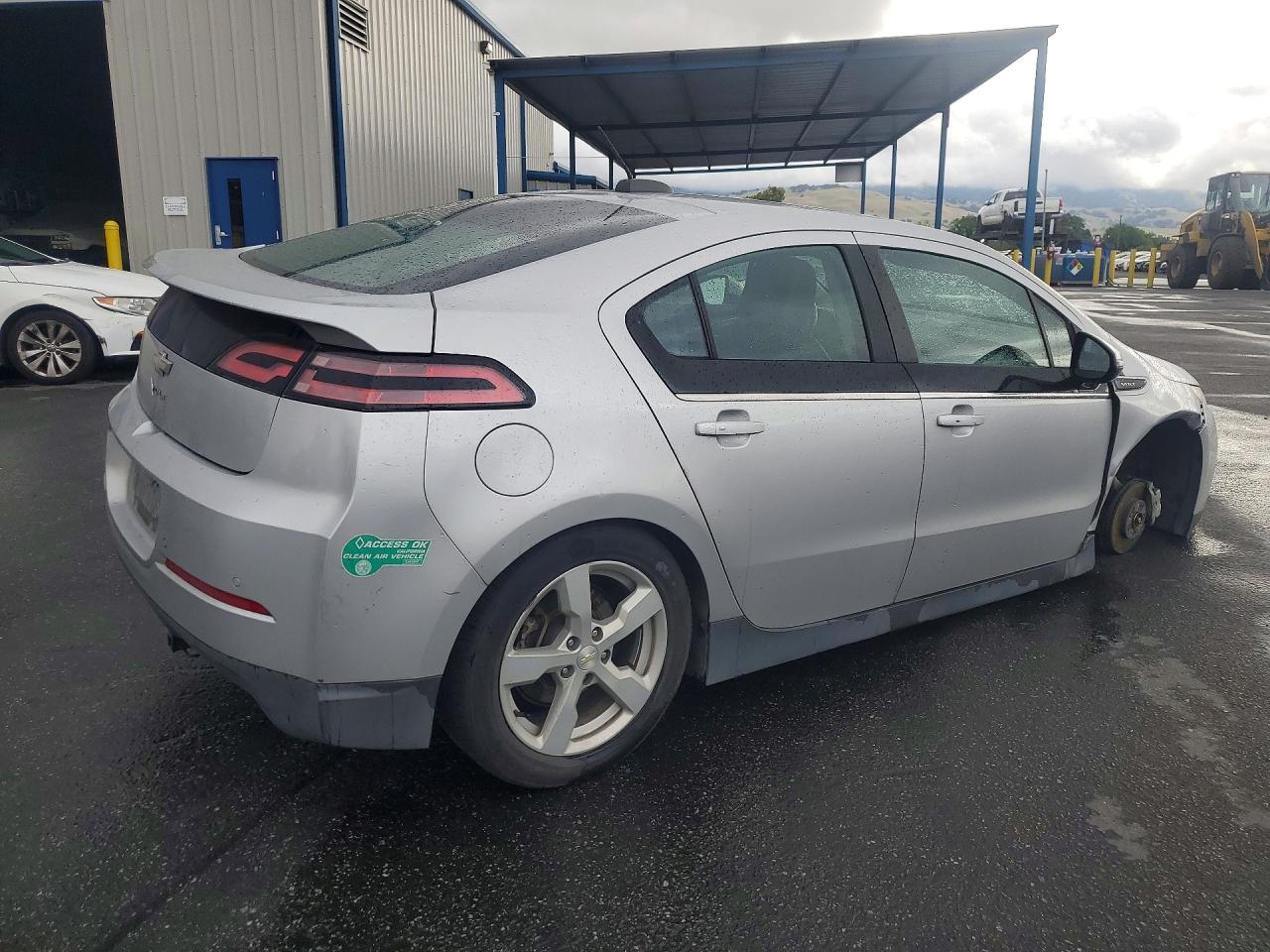 2015 Chevrolet Volt - Image 3