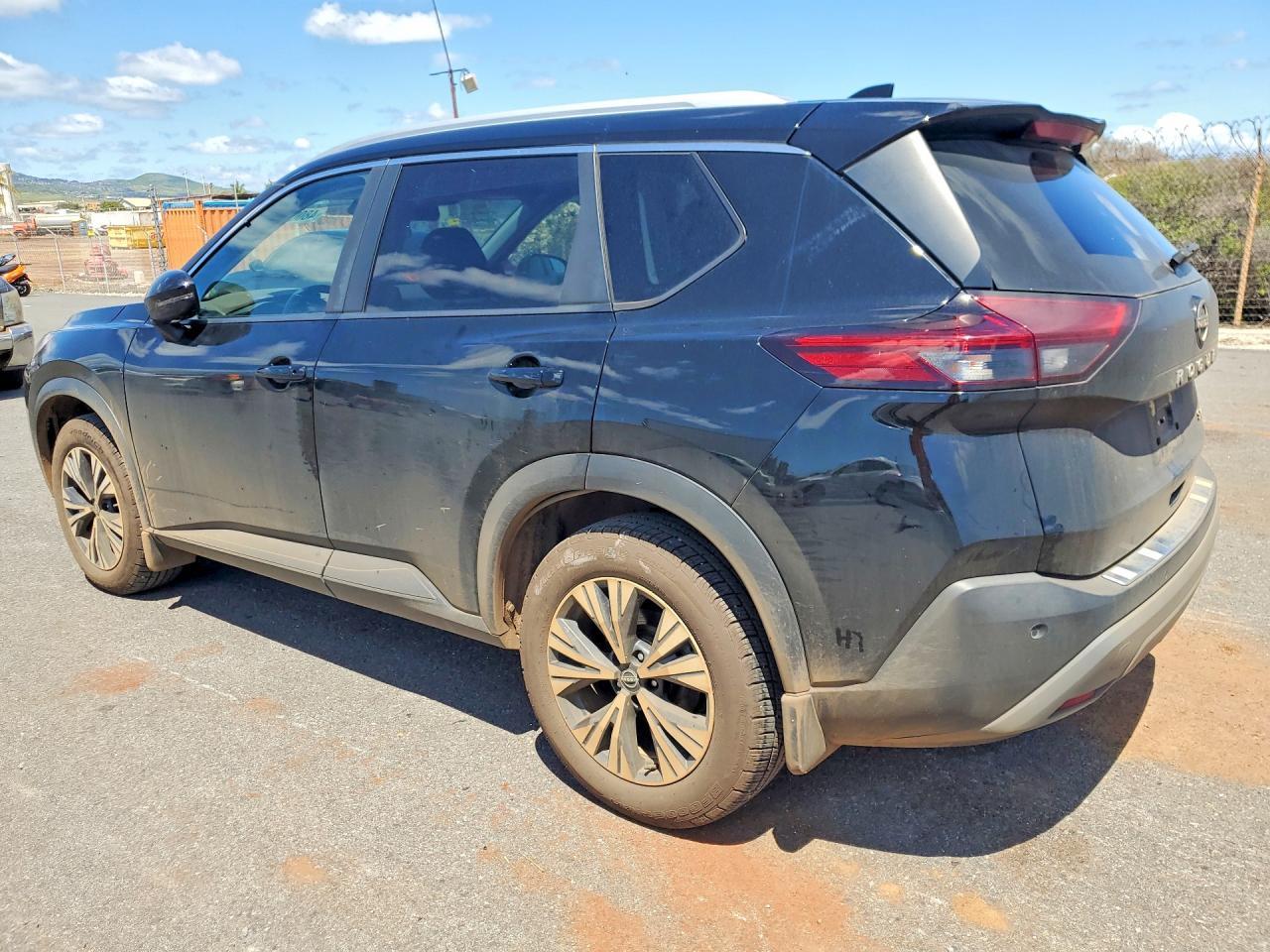 2022 Nissan Rogue Sv - Image 2